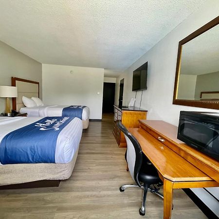 Days Inn By Wyndham Erie Kearsarge Exteriör bild