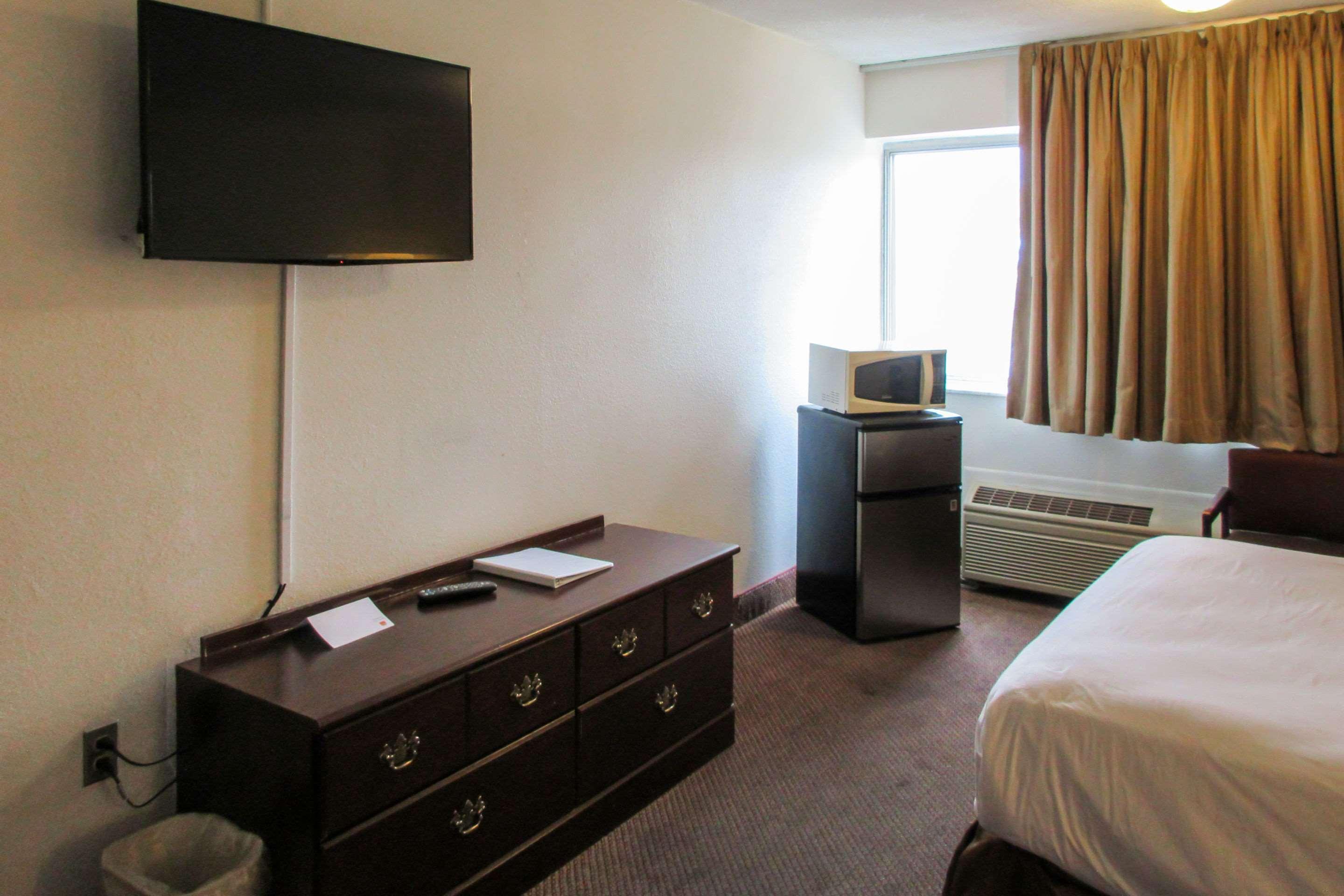 Days Inn By Wyndham Erie Kearsarge Exteriör bild