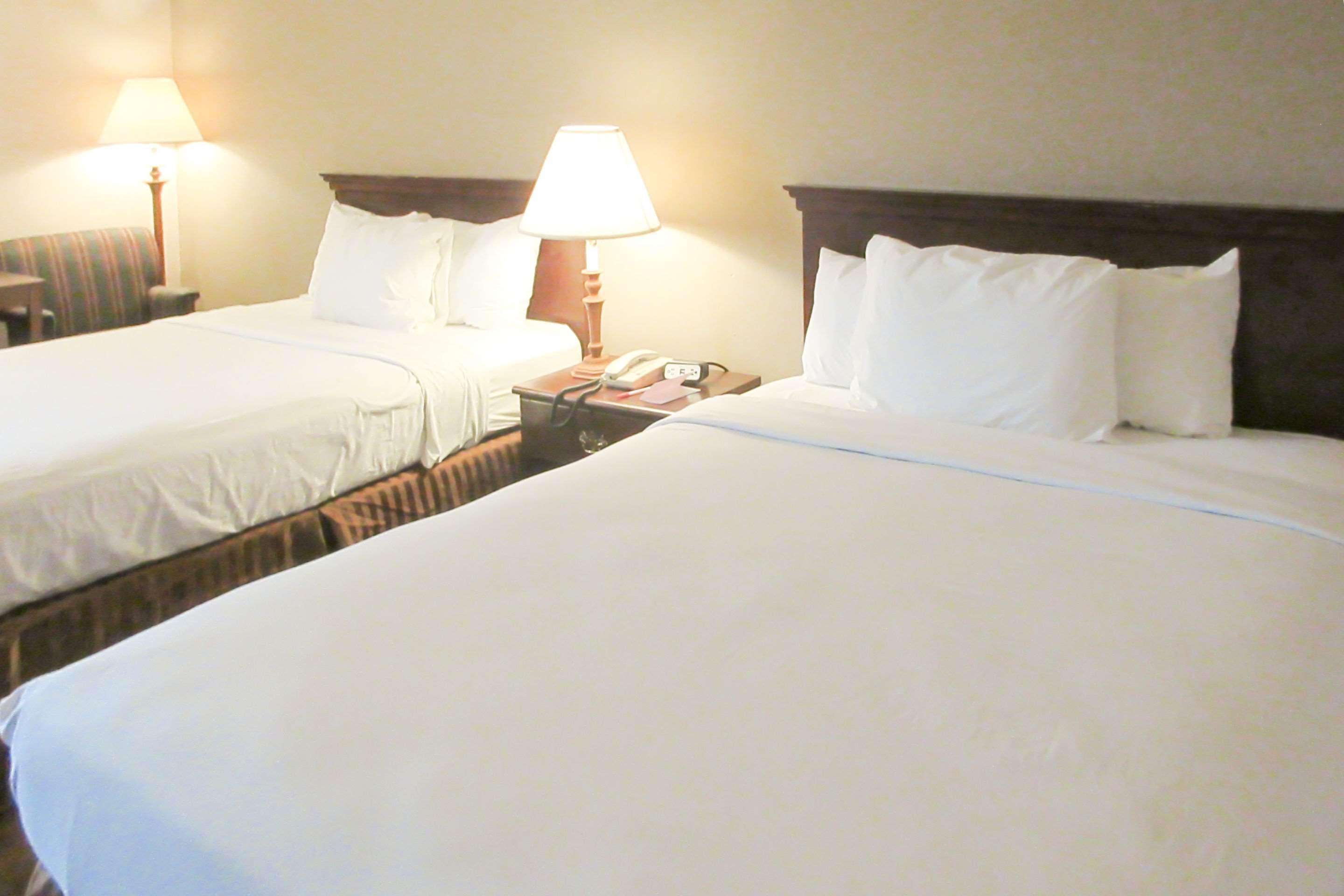 Days Inn By Wyndham Erie Kearsarge Exteriör bild