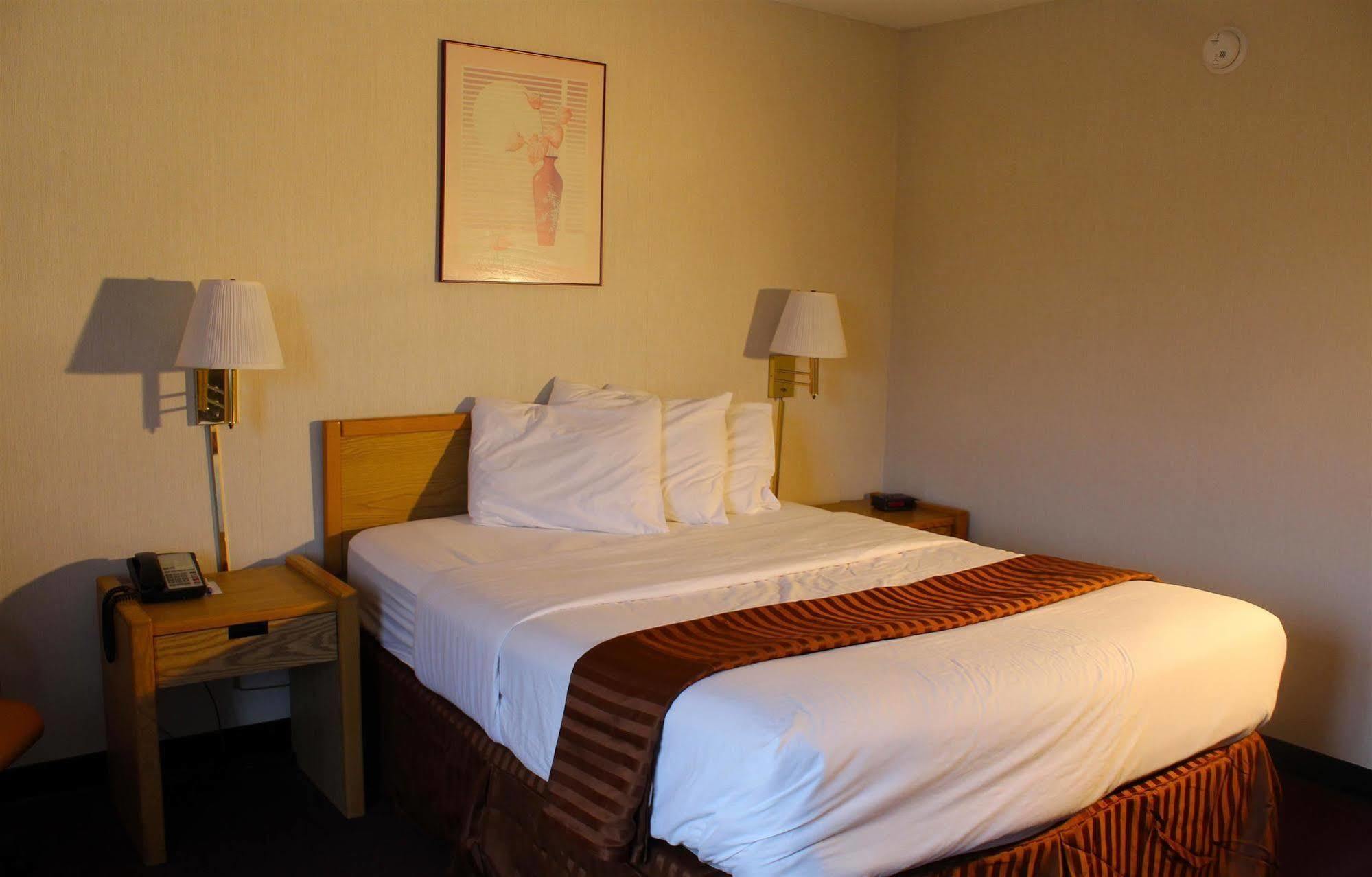 Days Inn By Wyndham Erie Kearsarge Exteriör bild